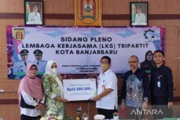 BPJAMSOSTEK serahkan santunan jaminan kematian anggota dewan Banjarbaru