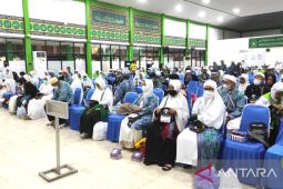 Kemenag Kalsel: jumlah jamaah haji Kloter 2 bertambah satu orang saat pulang