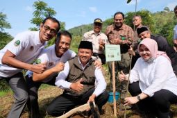 Adaro rehabilitasi DAS Jabar