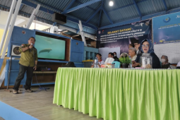 Wamen LHK dorong wisata hiu paus bebas sampah