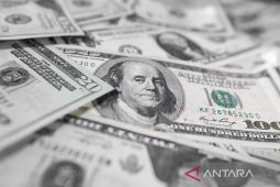 Dolar Jumat pagi tergelincir di tengah data ekonomi AS yang suram