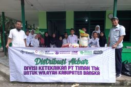 PT Timah Tbk bersama Baitulmaal Munzalan Indonesia Babel sebar beras infaq ke pesantren dan rumah tahfiz