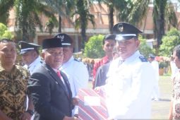 Plt Bupati Palas lantik 103 kepala desa hasil Pilkades serentak
