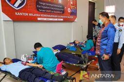 Kemenkumham Kalsel gelar donor darah HDKD ke-77