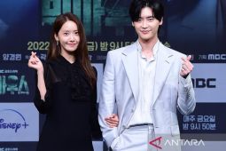 Akting Lee Jong-Suk dan Yoona di "Big Mouth"