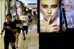 Lomba lari dalam mal