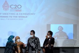 News Focus  --  Resolving multidimensional global crises