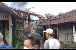 Kebakaran landa hotel dan rumah warga di objek wisata pantai selatan