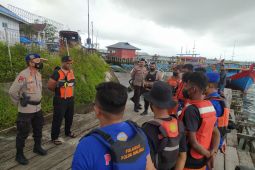 Gabungan tim SAR cari ABK KM Makin Sukses yang jatuh di Laut, begini kronologinya