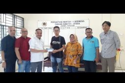 PWI Sumut serahkan santunan asuransi mendiang Larham Simaremare