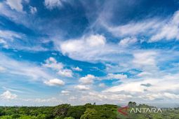 Cuaca  di Bandung dan mayoritas kota besar diprakirakan berawan