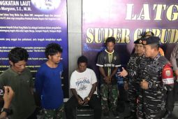TNI AL selamatkan 4 nelayan yang terapung-apung di perairan Bangka