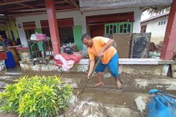 Pemkab Parigi  instruksikan OPD pembersihan rumah korban banjir