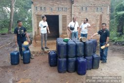 Polisi amankan ribuan liter BBM yang ditimbun di rumah kosong