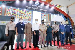 Balai Karantina pasang karpet disinfektan di Pelabuhan Trisakti