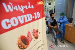 Vaksinasi COVID-19 dosis keempat RSUP Haji Adam Malik Medan