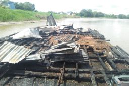 Tempat pengolahan kratom di Jongkong Kapuas Hulu terbakar