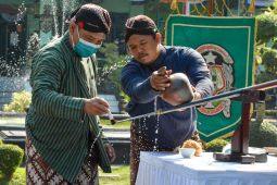 Jamasan "Tombak Kyai Wijaya Mukti" termasuk lestarikan budaya