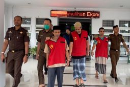 Tiga aparatur gampong ditahan, diduga korupsi dana desa