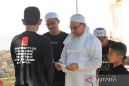 Bupati serahkan bantuan kepada 100 anak yatim