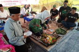 Petani Kediri gelar sedekah bumi