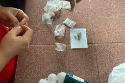 Upaya penyelundupan narkotika dalam deodoran di Bengkayang berhasil digagalkan