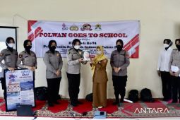 Srikandi Polres Balangan edukasi pelajar dalam bermedia sosial