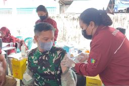 Nakes Papua Barat mulai vaksinasi penguat kedua