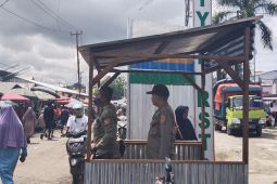 Tim gabungan pantau aktifitas pedagang Pasar Mardika Ambon