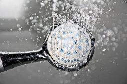 Cuci 3 bagian tubuh ini saat mandi agar tidak terkena infeksi kulit