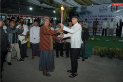 Pj. Bupati Pringsewu lepas peserta pawai obor Gema Muharram