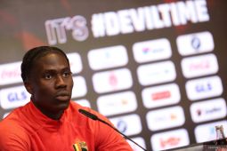 Amadou Onana mendarat di Aston Villa