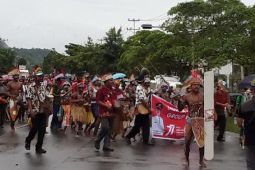 Ribuan penabuh Tifa di Biak pecahkan rekor dunia MURI