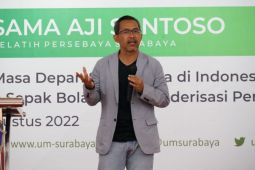 Aji Santoso paparkan masa depan sepak bola Indonesia kepada mahasiswa UM Surabaya