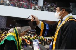 Universitas Lambung Mangkurat lepas 1.250 lulusan pada wisuda ke-107