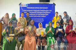 Tim ULM ajarkan kelompok pengolah hasil ikan lewat medsos