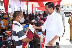 Presiden Jokowi hitung APBN untuk tambah bantuan sosial