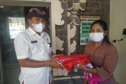 OPD se-Denpasar bagikan Bendera Merah Putih