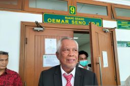 Kaligis: Penyidik larang pengacara dampangi klien melanggar hukum