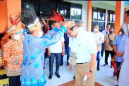 Luhut Pandjaitan tinjau proyek infrastruktur di Raja Ampat