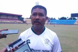 Eduard Ivakdalam puas dengan permainan Persewar Waropen saat uji coba