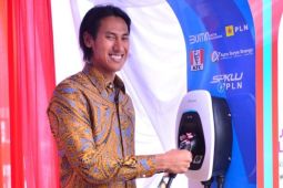 PT FFI resmikan PLTS dan SPKLU di gerai KFC