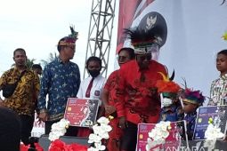 Pemerintah Biak beri penghargaan perempuan OAP punya anak banyak