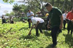 Pjs Wali Kota Ambon akui kekurangan armada pengangkut sampah, perlu dukungan masyarakat ubah pola pikir