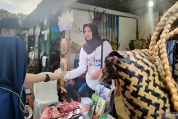 Stand Tapin jadi perhatian di Festival Pasar Terapung