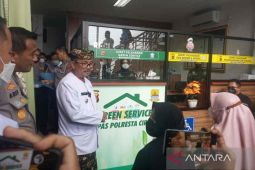 Polresta Cirebon buka layanan bayar SIM dan SKCK gunakan sampah plastik