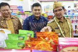 Produk IKM bisa dipasarkan di minimarket, kata Wabup Garut