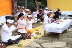 Wali Kota Denpasar "ngaturang bakti" di Pura Segara Wukir Gunung Kidul