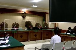Mantan stafsus Bupati Tabanan bantah serahkan suap untuk urus DID