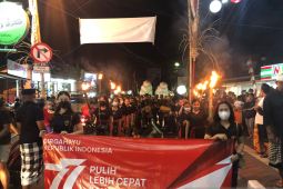Pawai obor di Panjer Denpasar ramaikan malam jelang HUT RI